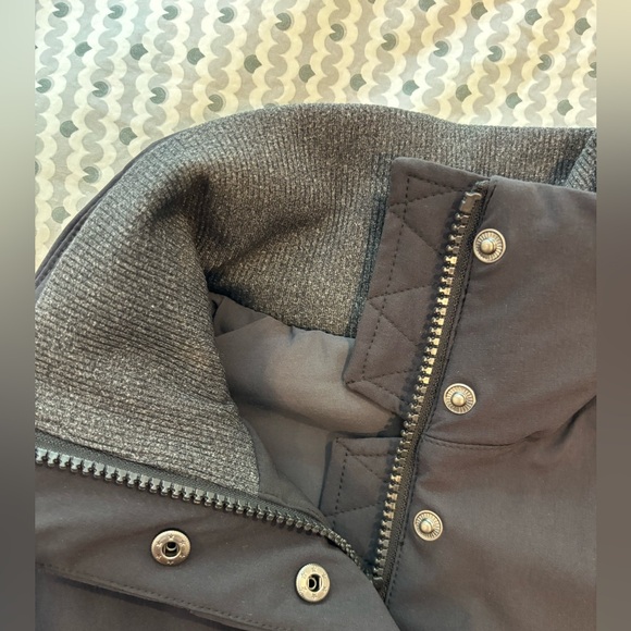 Vuori Womens Sky Puffer Jacket in black, size small.
New with tags! - Picture 13 of 14